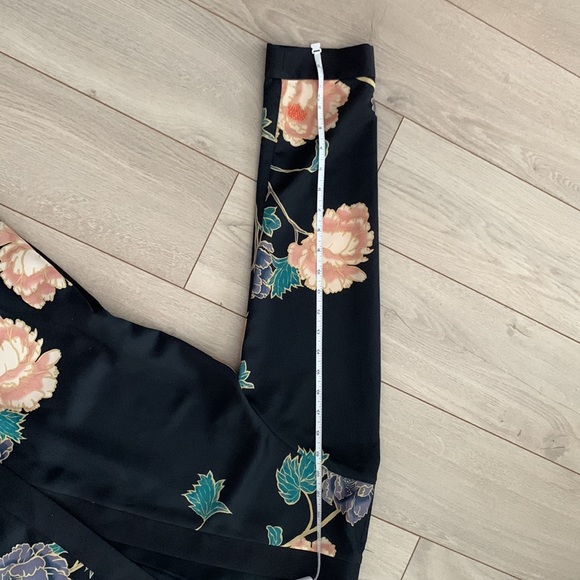 H&M Kimono Amazing add on to your wardrobe!! - Picture 10 of 10